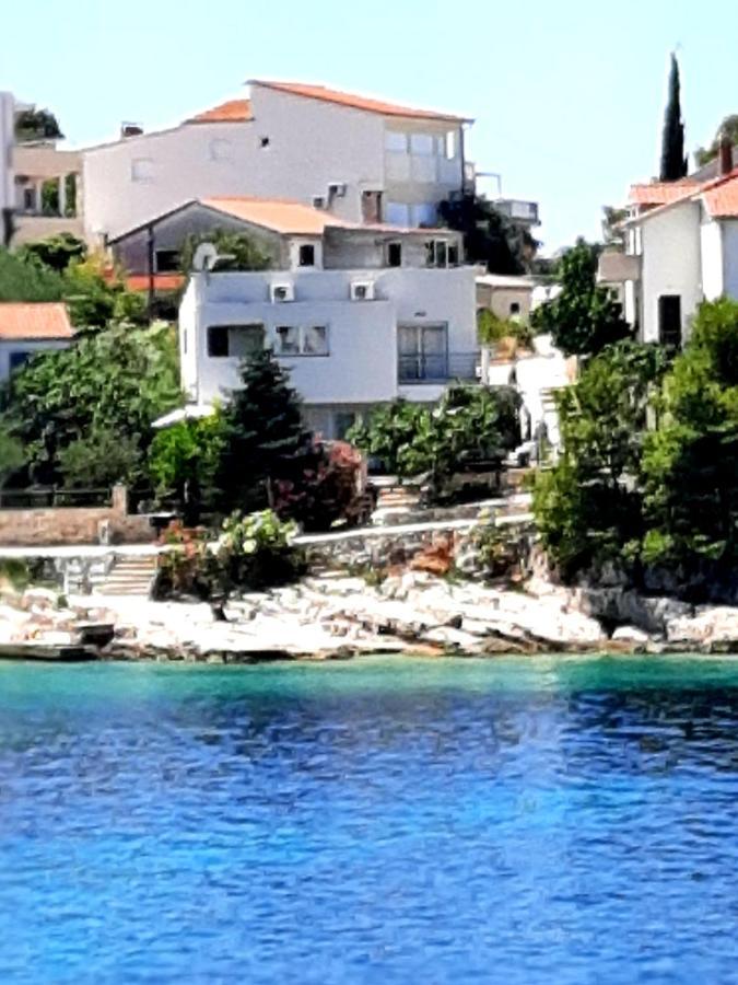 Apartments Petrovic Primošten المظهر الخارجي الصورة
