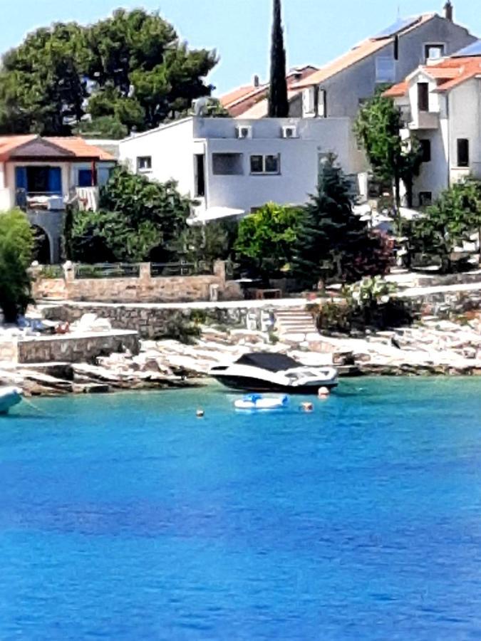 Apartments Petrovic Primošten المظهر الخارجي الصورة