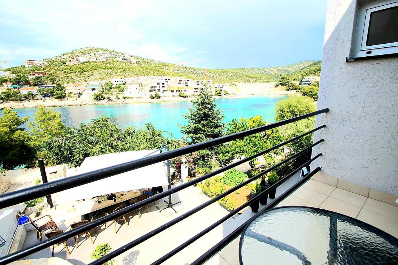 Apartments Petrovic Primošten المظهر الخارجي الصورة