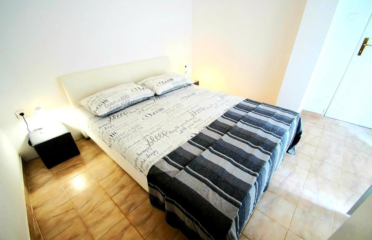 Apartments Petrovic Primošten المظهر الخارجي الصورة