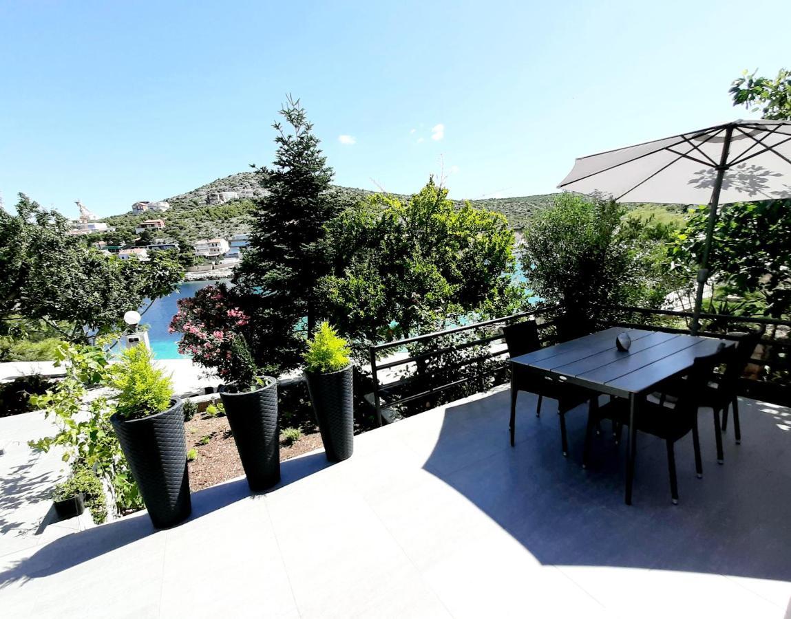 Apartments Petrovic Primošten المظهر الخارجي الصورة