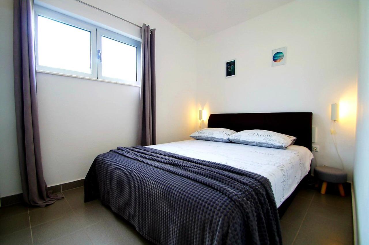 Apartments Petrovic Primošten المظهر الخارجي الصورة